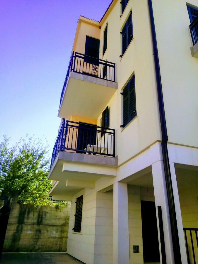 Apartmani Petrija Prcanj Exterior photo