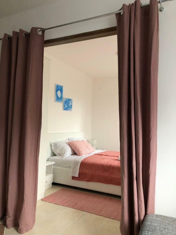 Apartmani Petrija Prcanj Exterior photo