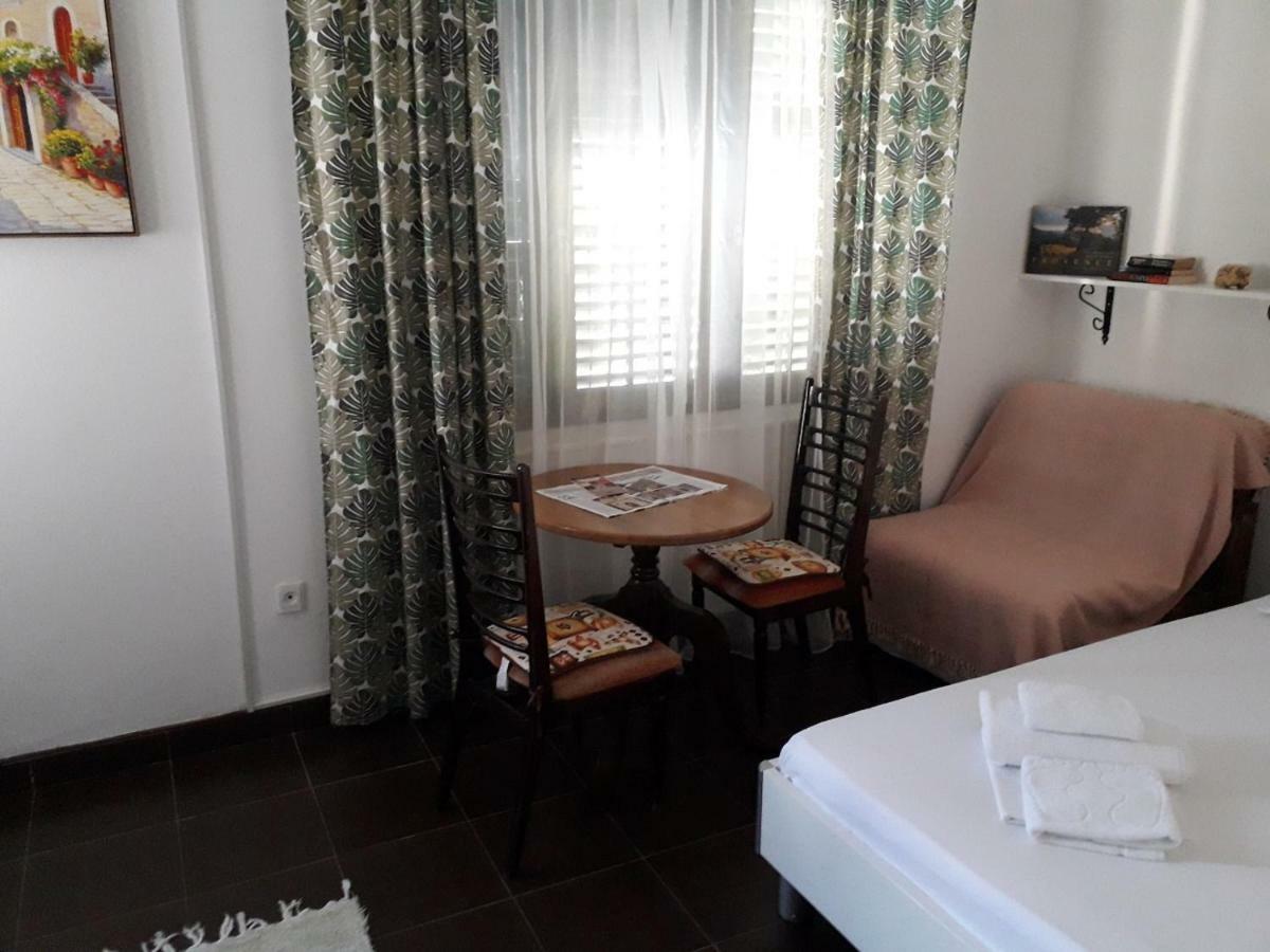 Apartmani Petrija Prcanj Exterior photo